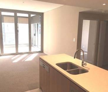 High rise | Bright | Winter Garden - Photo 3