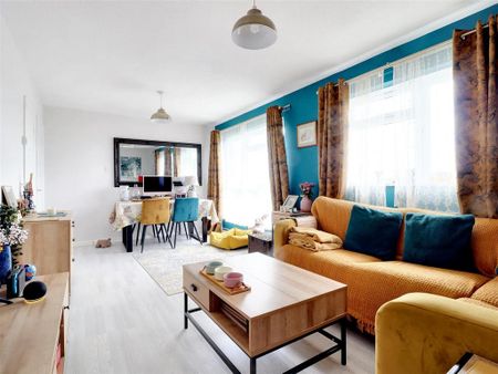 2 bedroom apartment to rent - Photo 2