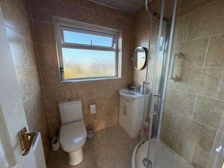 Uplands Close, Queensbury, Bradford, BD13 - Photo 4