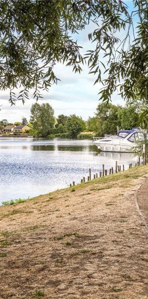 Bridge Wharf, Chertsey, Surrey, KT16 - Photo 1