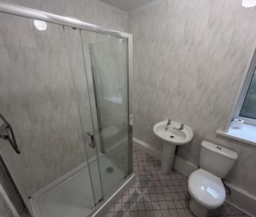 1 bedroom in a house share to rent - Photo 6