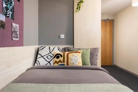 Extra Large Highest Double Ensuite - Photo 4