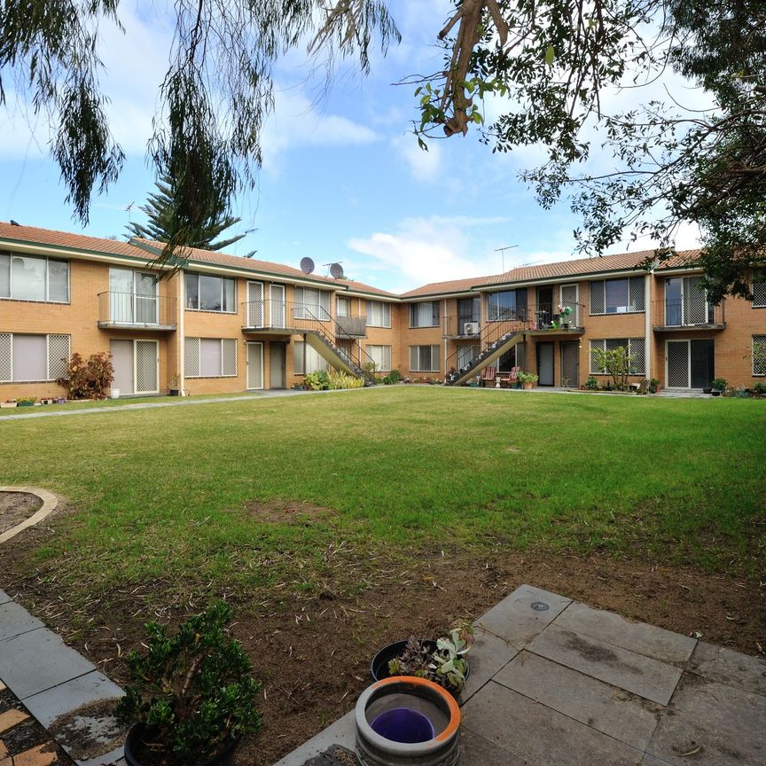 3 Bedroom Ground Floor Unit - Photo 1