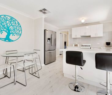 Spacious Family Home! - Photo 6