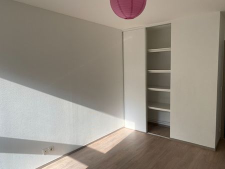 Location Appartement 2 pièces 62m² - Photo 3