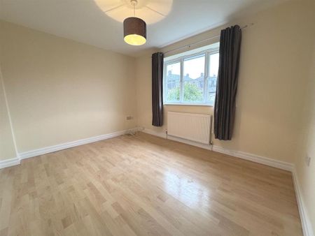 2 bedroom semi-detached house to rent - Photo 4