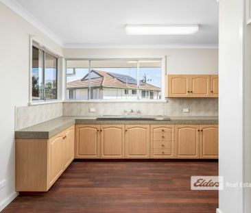 LIFESTYLE HOME IN SOUGHT AFTER LOCATION! - Photo 5