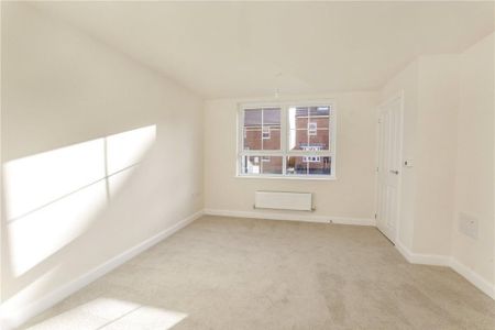 3 bedroom semi-detached house to rent - Photo 5