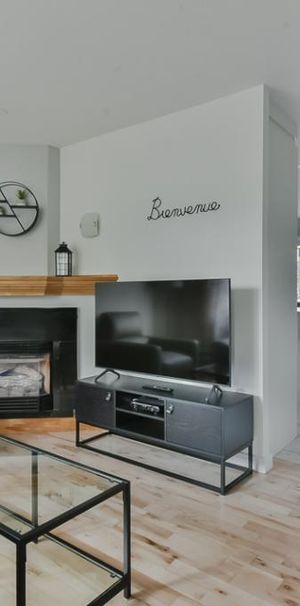 Condo-hôtel, foyer, terrasse, stationnement, Vieux-Longueuil. - Photo 1