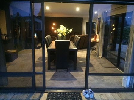 Spacious 5BR Home – Perfect for Professionals/Corp - Photo 3