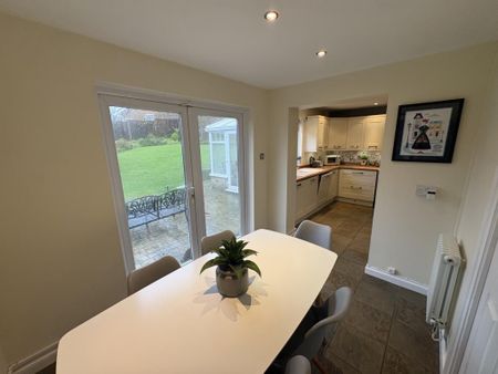 4 bedroom detached house to rent - Photo 3