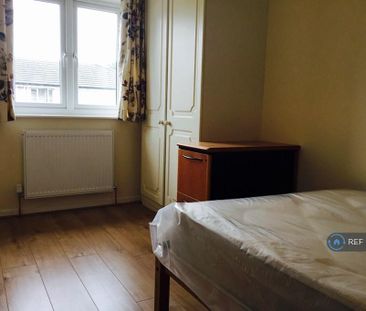 4 bedroom terraced house to rent - Photo 5