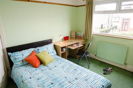 3 bedroom private hall to rent - Photo 2