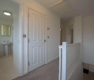 3 bedroom semi-detached house to rent - Photo 2