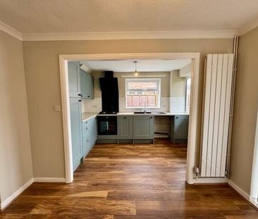 3 bedroom semi-detached house to rent - Photo 5