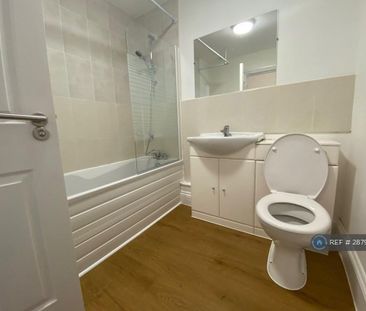 4 bedroom terraced house to rent - Photo 4