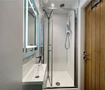 4 bed Apartment for Rent - Photo 2