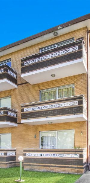 2-Bedroom Unit with Balcony and Parking - Photo 1