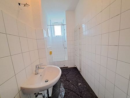 Frisch renovierte 3-Zimmer-Wohnung mit Terrasse in Bremerhaven-Lehe! - Foto 2