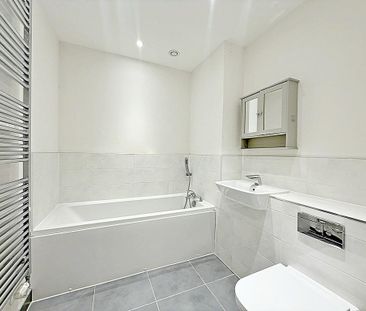 2 bedroom flat to rent - Photo 2