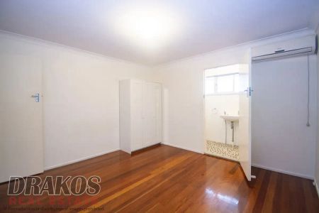 2/145 Gray Road, West End QLD 4101 - Photo 4