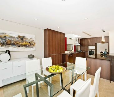 BEACHSIDE LUXURY HOME! - Photo 3