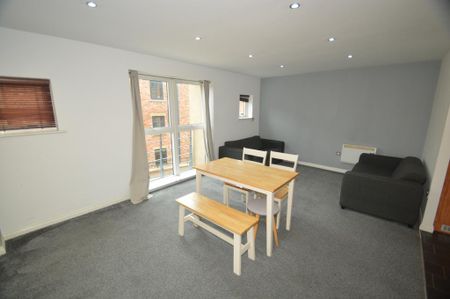 2 bedroom ground floor flat to rent - Photo 3