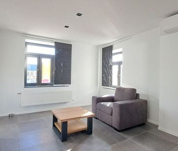 Appartement te huur in Rekem voor € 1.080 met 3 slaapkamers - Photo 2
