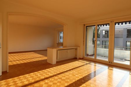 Nähe Aeschenplatz und Bahnhof SBB - grosszügige 4 1/2-Zimmer-Wohnung im 2.OG - Photo 3
