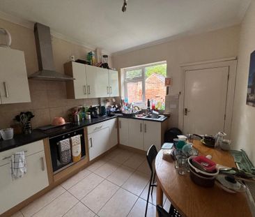 6 bedroom house to rent - Photo 1