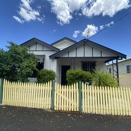Charming Country Living in Dubbo - 3 Bedroom Home for Rent - Photo 4