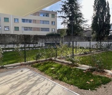 Location Appartement 2 pièces 52m² BRIGNOLES 83170 - Photo 1