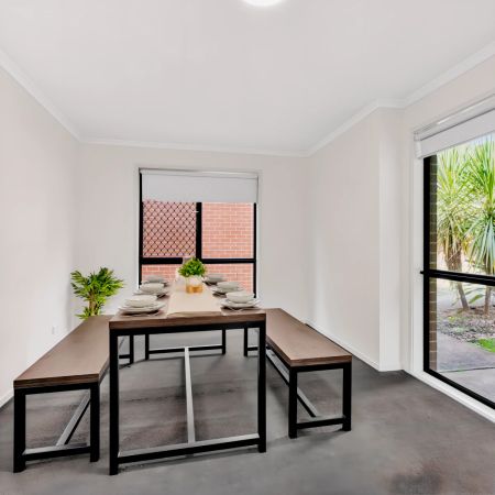 5 Bedrooms Apartment West - Photo 2