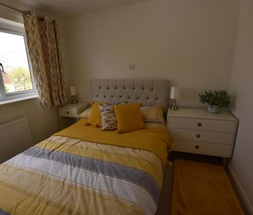 4 bedroom semi-detached house to rent - Photo 4