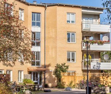 Bjursätragatan, Bandhagen - Photo 2