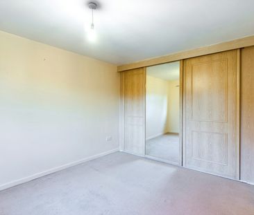 Terraced House to rent on - Photo 6