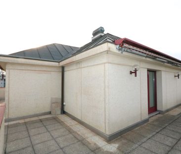 Appartement de 5 pièces en attique avec mezzanine et terrasse à Thônex - Photo 2