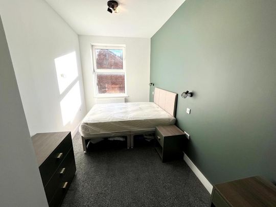 1 bedroom in a house share to rent - Photo 1
