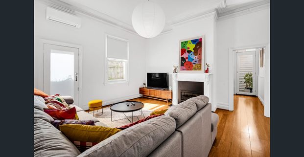 Charming Thornbury Home in a Prime Lifestyle Location - Photo 1