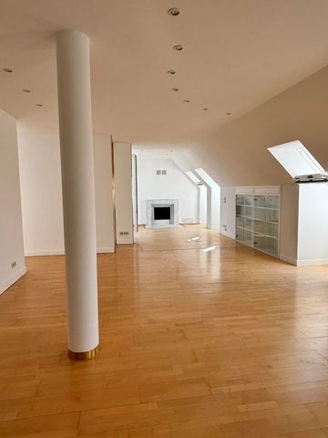 Dachgeschossmaisonette ~ ca. 140 m² ~ 3 Zimmer ~ großer Wohnbereich und Terrasse - Photo 2