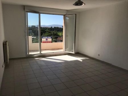 Appartement 3 pièces 66m2 MARSEILLE 13EME 914 euros - Photo 5