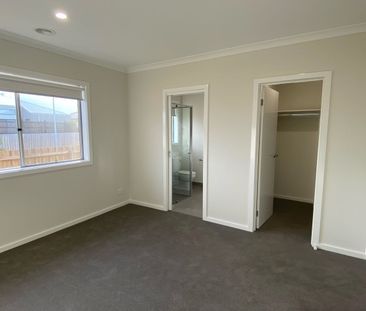 Modern Living In The Superb Bay Breeze Estate - Photo 2