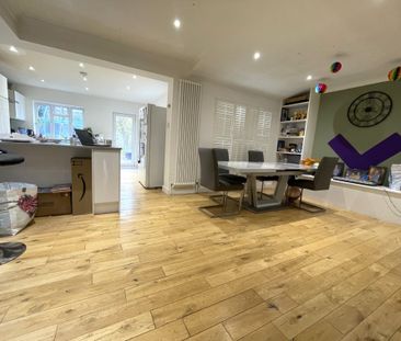 Ridgehurst Avenue, Watford - Photo 2