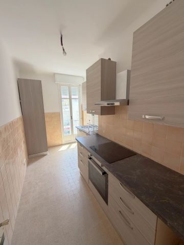 Location Appartement 2 pièces 62m² NICE 06000 - Photo 2