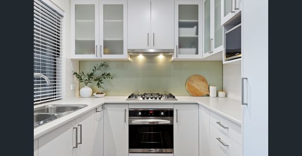 Available Now! Stylish and Spacious 3 Bedroom Villa in Central Como - Photo 1