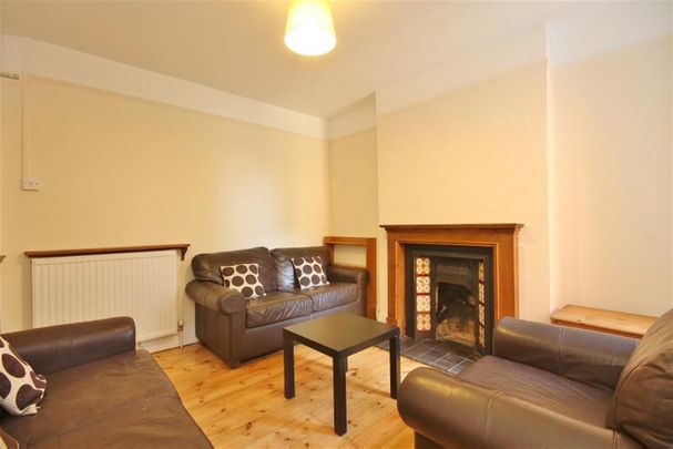 5 bedroom end of terrace house to rent - Photo 1