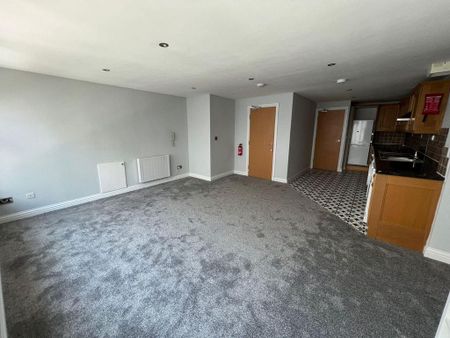 2 bedroom flat to rent - Photo 2
