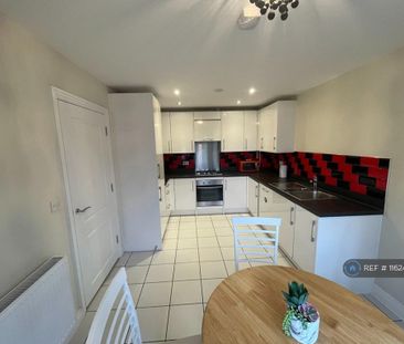 1 bedroom in a house share to rent - Photo 6