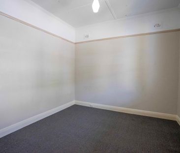 Modern 2 Bedroom Gem in the Heart of Darby Street - Photo 3