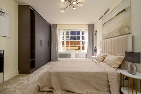 A Mayfair Pied-à-Terre with Concierge - Photo 4